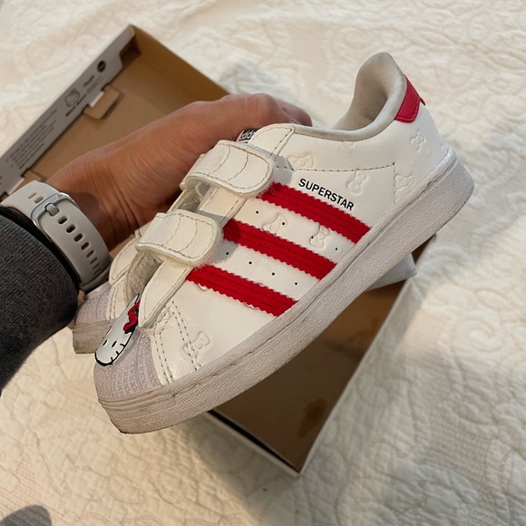 Adidas Superstarr Hello Kitty All Over Embossed Toddler 9 k 9k - Picture 6 of 8